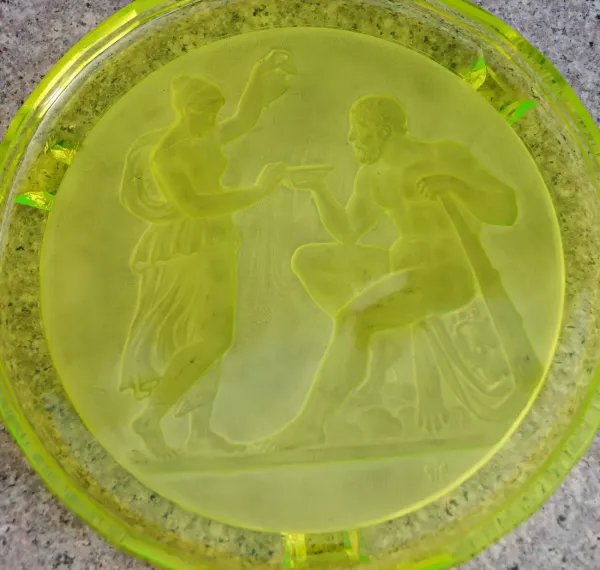 Uranium glass platter, ca. 1930, Curt Schlevogt Gablonz / Heinrich Hoffmann