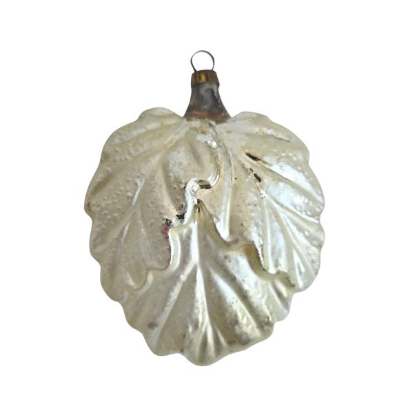 Kugel mit Eicheln um 1910/1920