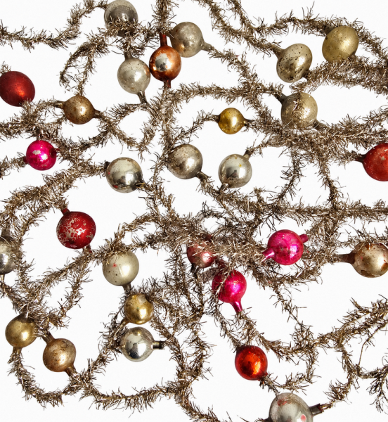 4 Tinsel Garlands with glass Beads, ca. 650 cm