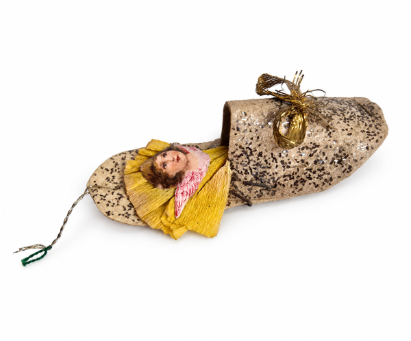 Schuh mit Engel, um 1910