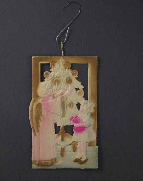 Kartonornament - Engel, Christbaum und Kind aus geprägter Pappe um 1920