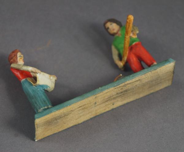 Grulicher Krippenfigur " Hirten beim Feuer machen " (5 cm)
