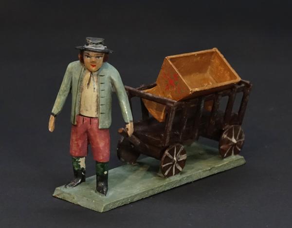 Grulicher Krippenfigur " Gabenbringer mit Leiterwagen und Wiege "  (7 cm)