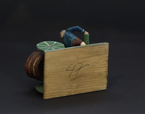 Grulicher Krippenfigur " 2 Gabenbringer mit Früchten " (7 cm)