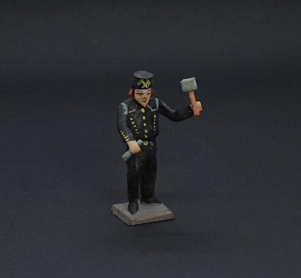Grulich nativity figure " Mineworker with hammer and chisel "  (7 cm)