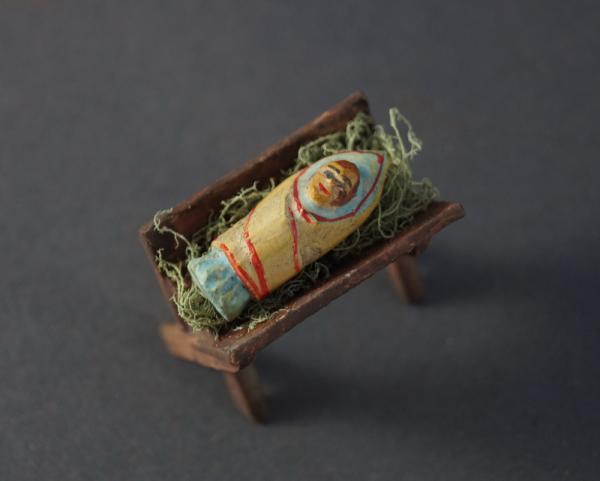 Grulicher Krippenfigur " Krippe mit Baby Jesus " (5 cm)