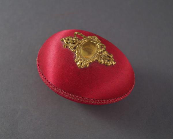 Candy Container, Egg  ~ 1920