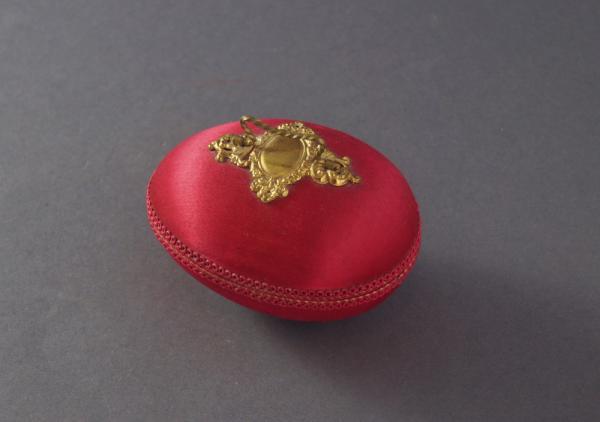 Candy Container, Egg  ~ 1920