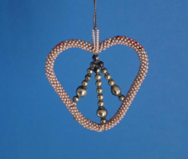 Gablonzer Jugendstil Ornament aus Sprengperlen  ~ 1920
