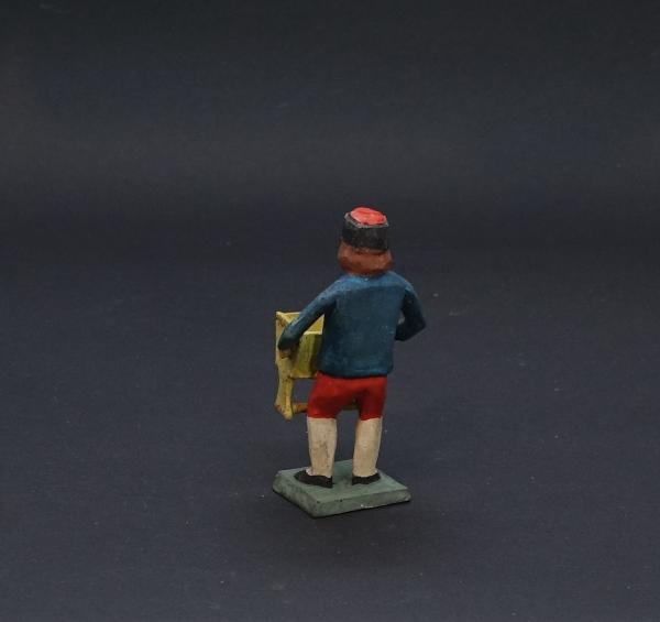 Grulich nativity figure  " Man with cradle " (7 cm)