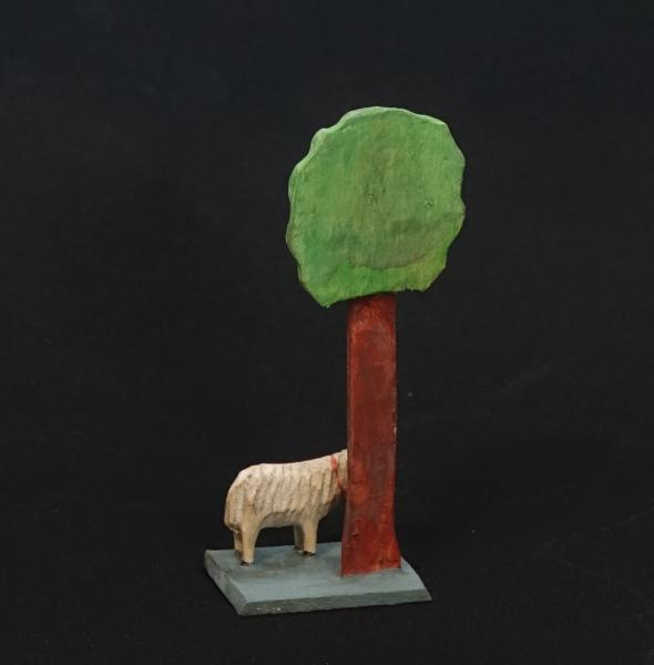 Grulicher Krippenzubehör, " Baum / Obstbaum mit Schaf "