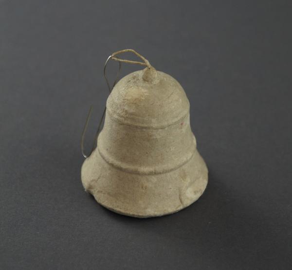 Glocke aus Watte um 1920