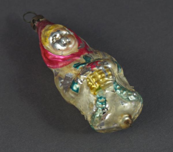 Frau mit Korb Früchte, ~ 1930