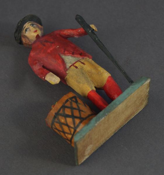 Grulich nativity figure - "Man with Fruits" (7 cm)