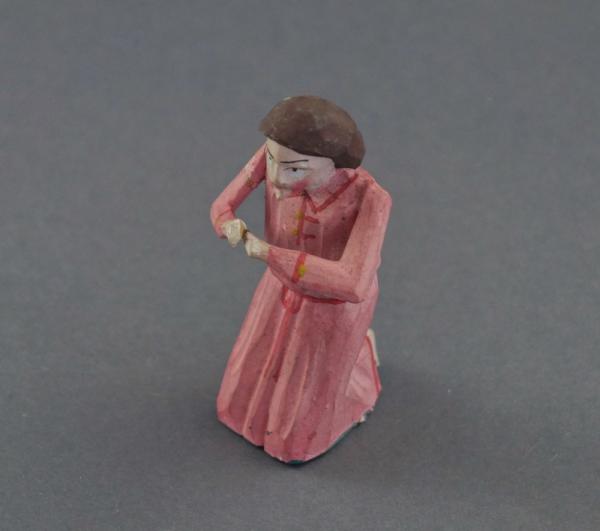 Grulicher Krippenfigur kniende Frau um 1900 (10 cm)