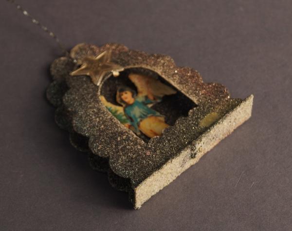 Beglimmertes Ornament mit Engel Oblate ~ 1930