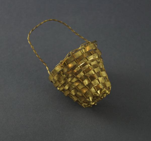 Körbchen aus Messing / Candy Container um 1920