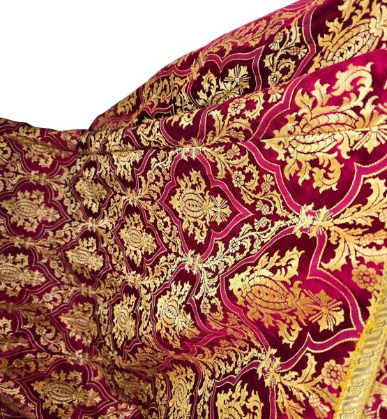 Weinroter Rauchmantel - Chormantel, Messgewand, Vespermantel, Pluviale, Ornat, um 1900