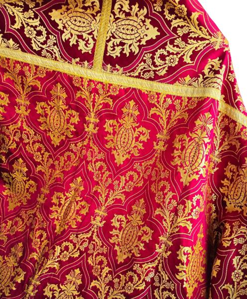 Weinroter Rauchmantel - Chormantel, Messgewand, Vespermantel, Pluviale, Ornat, um 1900