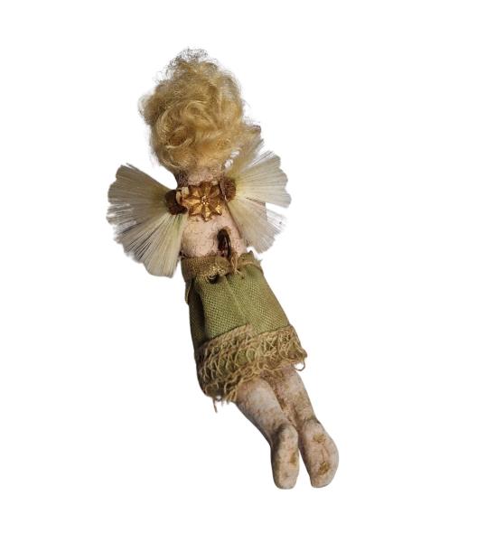 Schwebeengel aus Masse mit Wachsüberzug um 1900