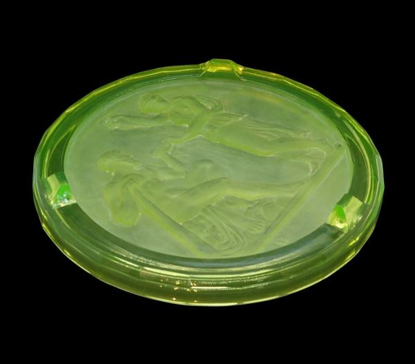 Uranium glass platter, ca. 1930, Curt Schlevogt Gablonz / Heinrich Hoffmann