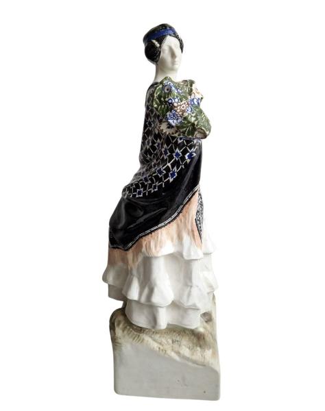 Art Nouveau ceramic figure, Bechyne, ca. 1900